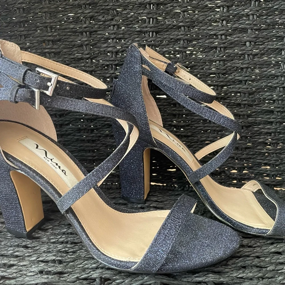 Nina “Shari” navy glitter straps sandal 7.5 wedding, party, evening Gorgeous!